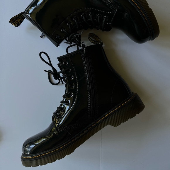 COPY - Dr. Martens Black patent leather boots— US 5
